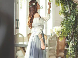 百褶裙搭配什么上衣 学潮人穿搭美丽一夏