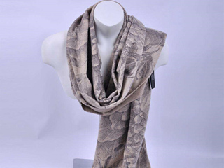 女士围巾的各种围法 很有feel的几种围巾围法女神们学学呗