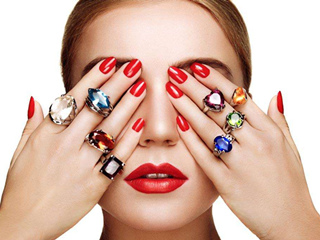 女生戒指戴法的含义 小编带你来看不同戴戒指法的深意