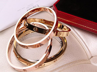 卡地亚手镯多少钱 有贵有便宜！来看你能买得到哪款