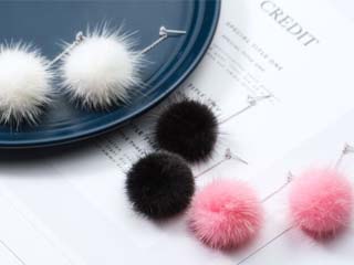 女孩冬天戴什么首饰 选对最chic首饰为自己锦上添花