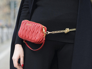新款女腰包 时尚圈的新宠拥有它才是真时尚