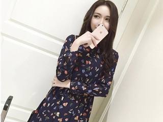 韩碎花裙衫 特荐女生衣柜里必不可少的碎花裙衫