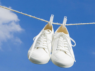 鞋子发黄怎么变白 小编告诉你如何让发黄的鞋子瞬间鞋白如新