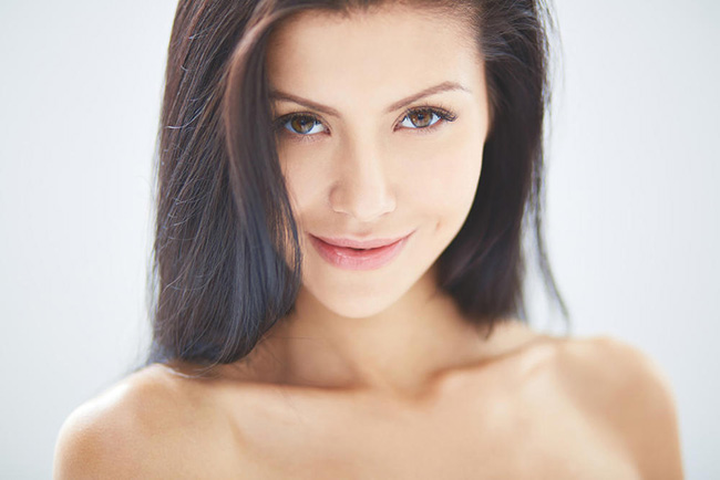 胸口长痘痘怎么消除 快速消痘还原洁白无暇美肌