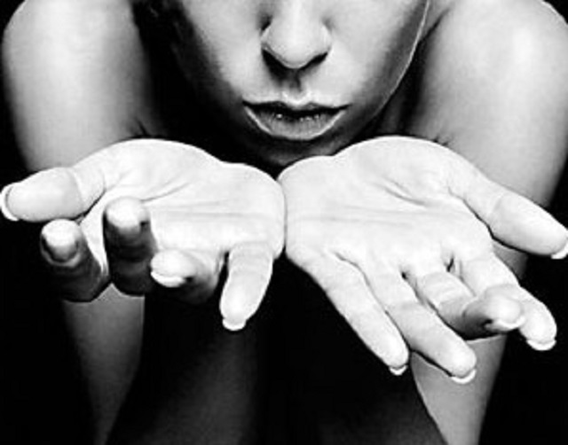 手抖是什么原因?先别慌！诊断小知识大分享！