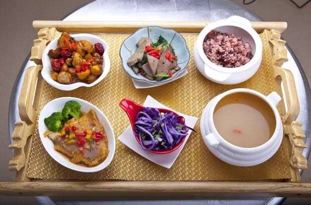 月子食谱月嫂才会？其实你也可以做！